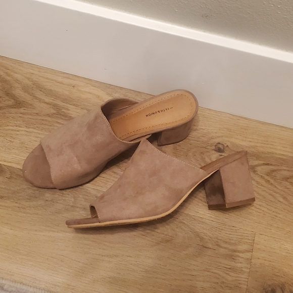 Tan mules - Picture 2 of 4